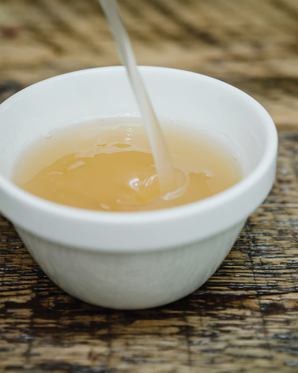 Chicken Bone Broth for Dogs & Cats - Free Range | 100% Real & Natural Liquid Bone Broth for Pets | High in Collagen & Protein for Healthy Joints, Gut, Digestion, Skin & Sickness Recovery
