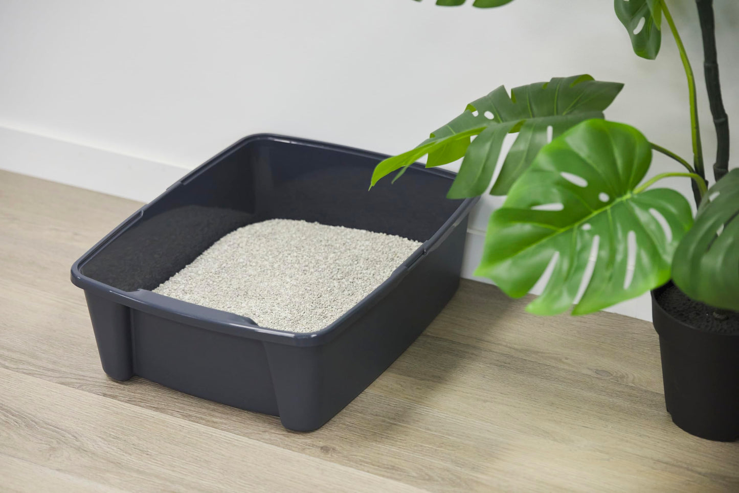 Iris Ohyama Cat Litter Tray with Scoop, Grey, Easy to Clean, Cat Litter Box, Detachable Spill Preventing Walls, For Kittens, Adult Cats, Rabbits, BPA Free, Open Top, Modern, CLH-12