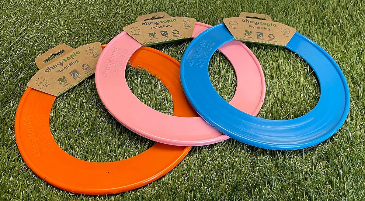 Chewtopia Throw Ring Flying Ring, Frisbee Dog Toy, Flexible and Bright Colour, Made in the UK Fetch Toy, Made From Recycled Plastics, Outdoor Dog Toy - Sayby’s